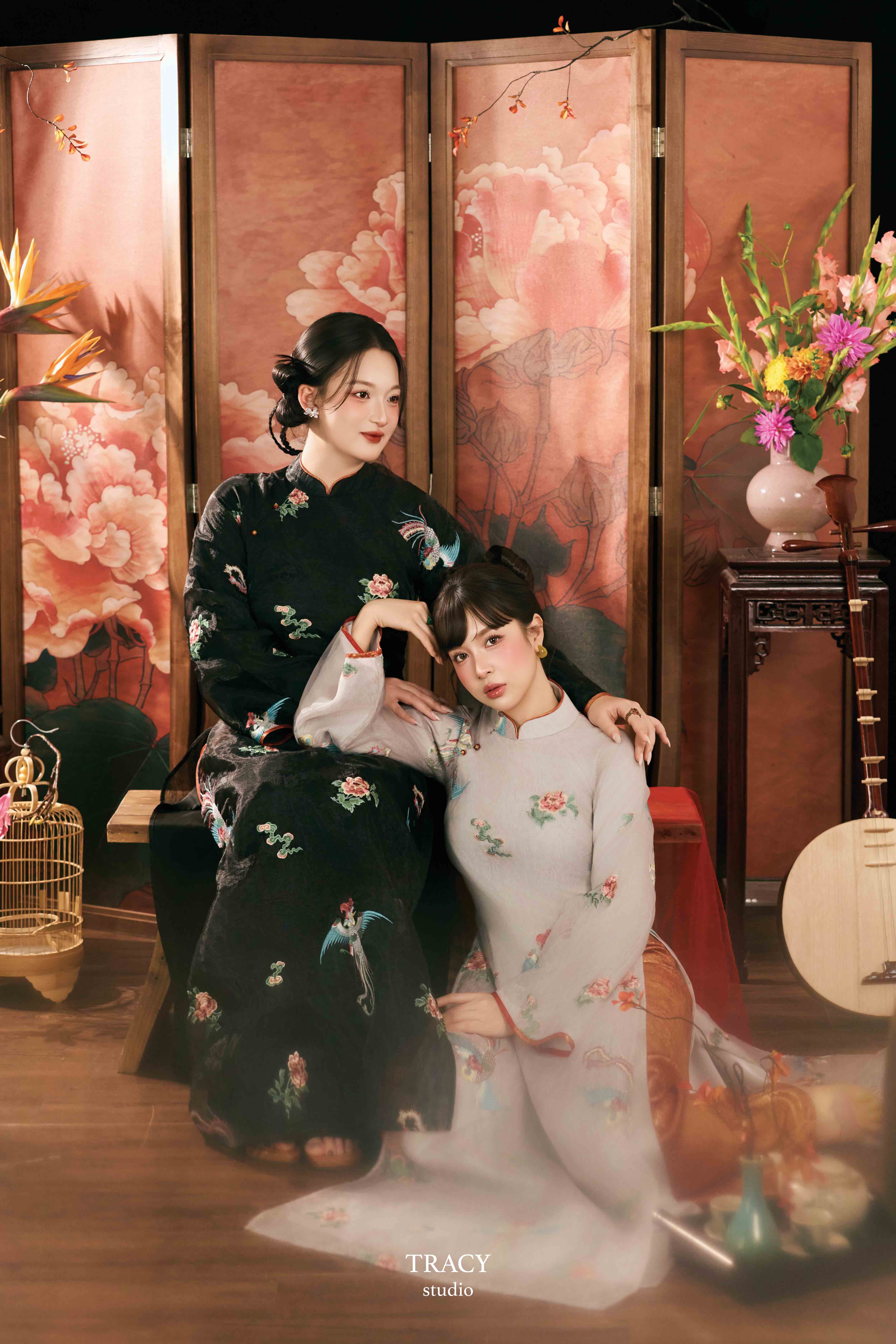 frontend/img/gallery/anh-tet-yem-ao-dai/tracy-studio-chup-concept-ao-dai-doi (5).jpg